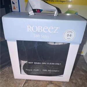 Robeez Black Soft Soles with Faux-Fur